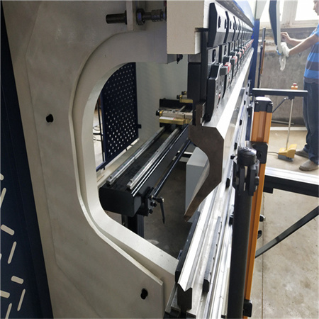 CNC automatike çeliku alumini Hydraulic Press Brake Makinë elektrike për lakimin e llamarinës me robot