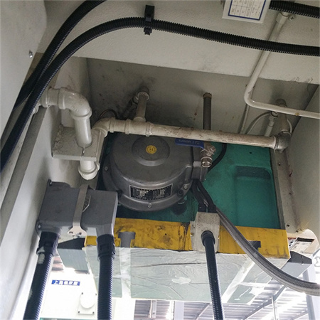 Makinë shtypëse pneumatike e markës Dongguan JULY 10 ton për prerjen e vrimave të çarçafëve metalikë