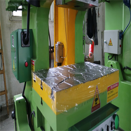 Mbulesa e sediljes Makinë punuese industriale të dyfishtë të fletëve të çelikut 10 mm për alumin
