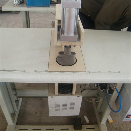 Makinë për shtypje llamarine CNC me shpejtësi të lartë Makinë shpuese për vrima të pllakave metalike
