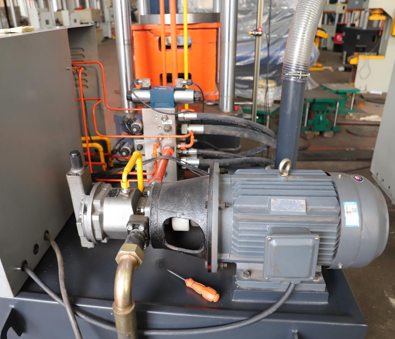 Makinë për shtypje hidraulike për vulosje 100 tonësh për hidroformimin e pllakës së nxehtë