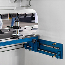 Makinë e frenave për shtypje të pllakave metalike / Makinë frenimi për shtypje hidraulike CNC
